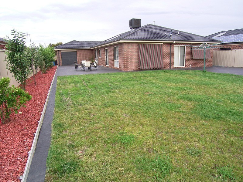 12 Brambuck  Avenue, Kialla VIC 3631