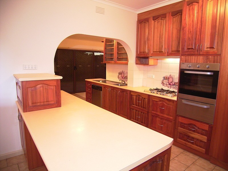 16 Oak Street, Shepparton VIC 3630