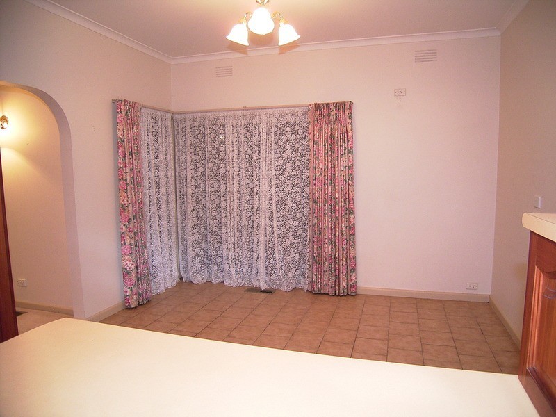 16 Oak Street, Shepparton VIC 3630