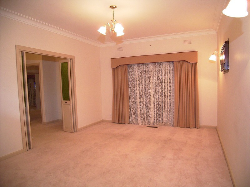 16 Oak Street, Shepparton VIC 3630
