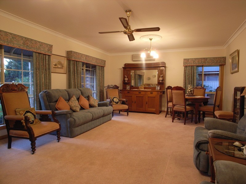 8  Silvan Crescent, Kialla VIC 3631