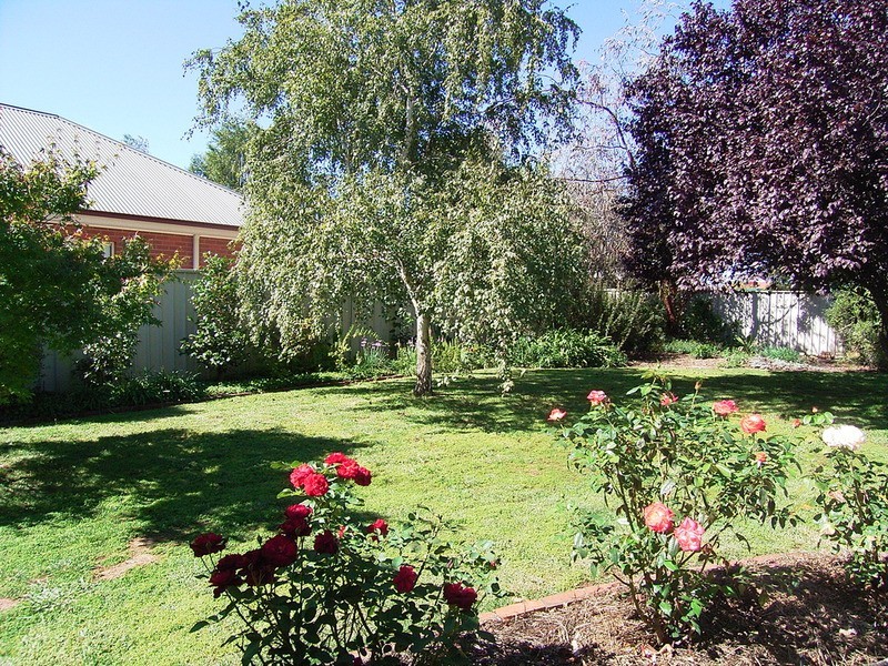 8  Silvan Crescent, Kialla VIC 3631