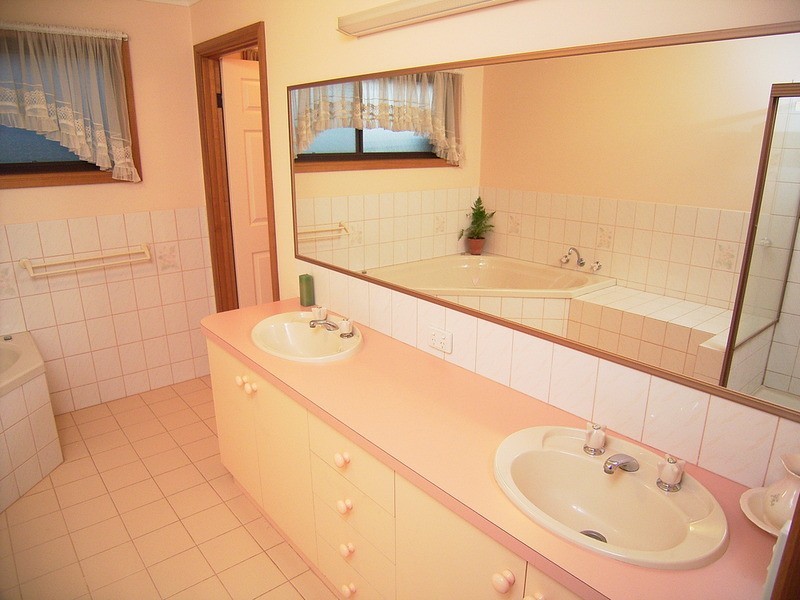 4 Sheffie  Court, Grahamvale VIC 3631