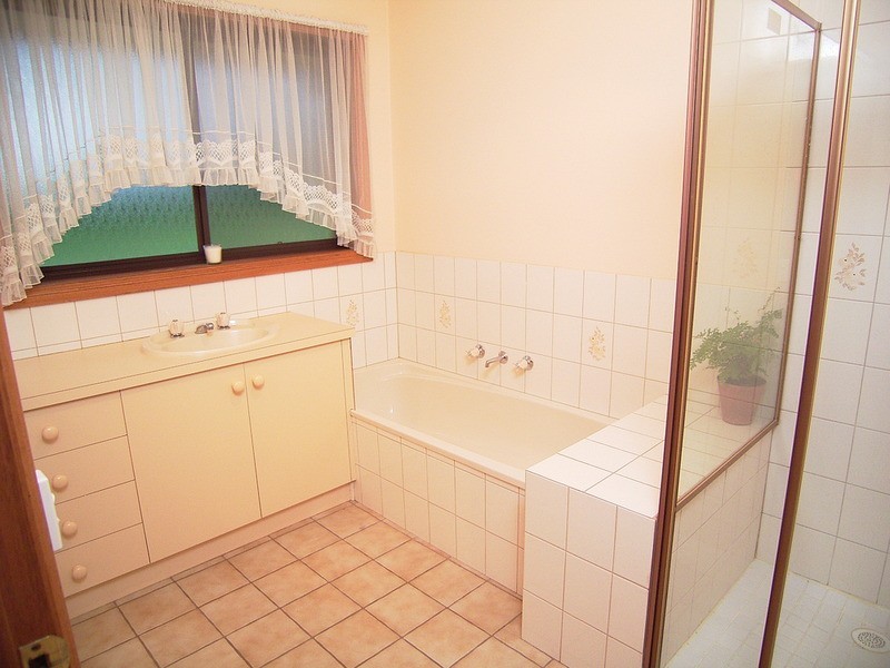 4 Sheffie  Court, Grahamvale VIC 3631