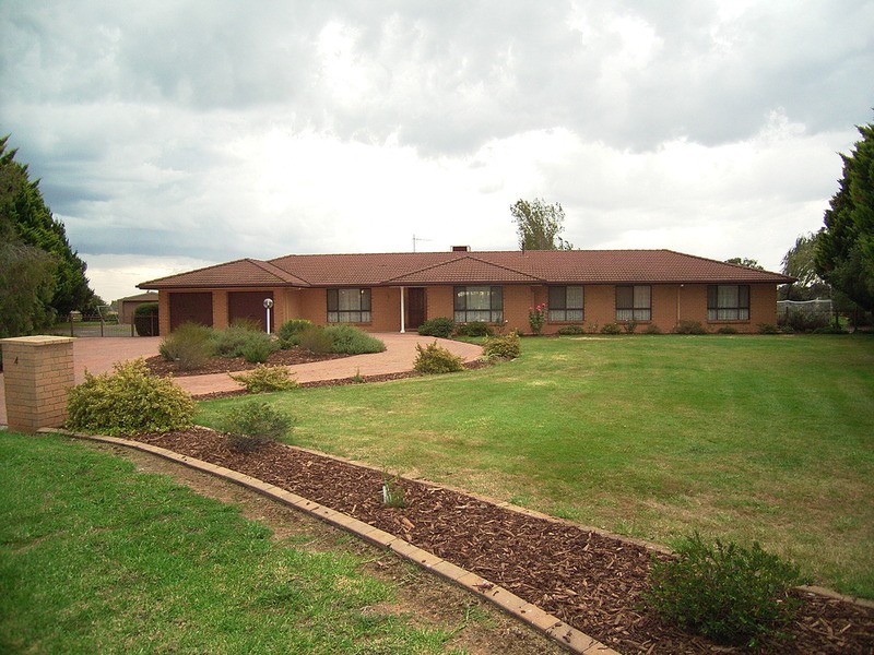 4 Sheffie  Court, Grahamvale VIC 3631