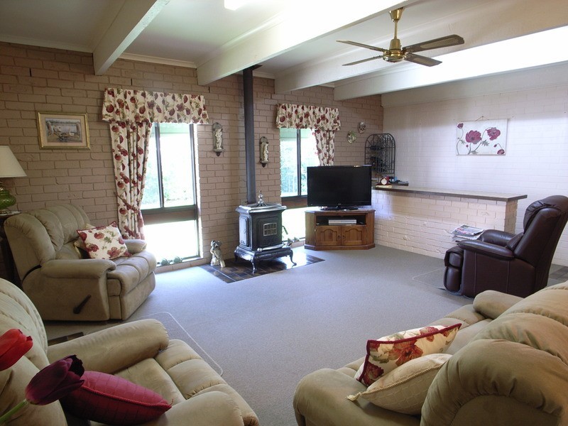 1711 Goulburn Valley  Highway, Tallygaroopna VIC 3634