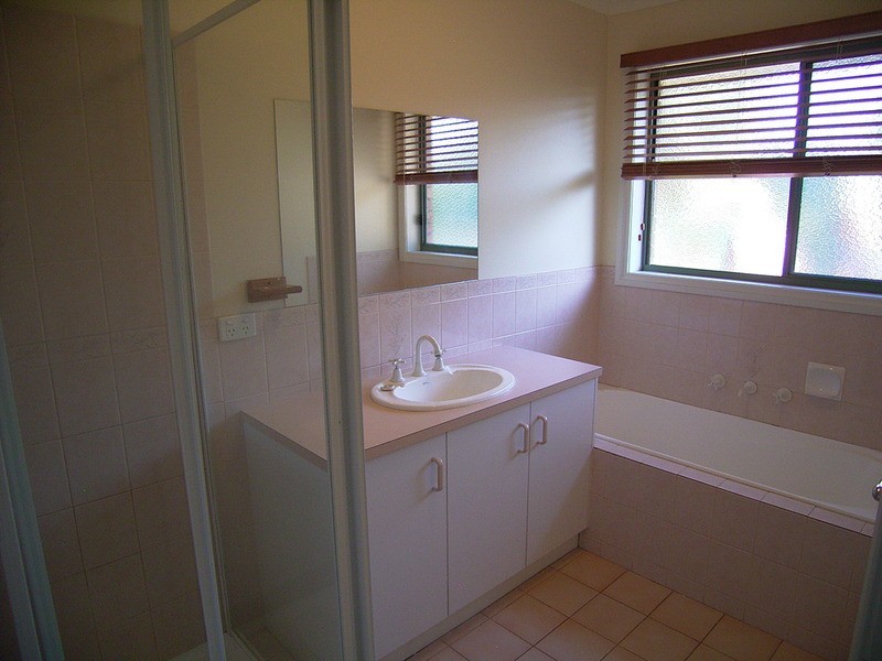 82 Kialla Lakes  Drive, Kialla VIC 3631