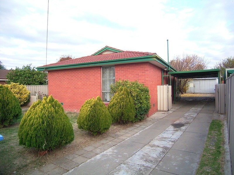 34  Poplar  Avenue, Shepparton VIC 3630