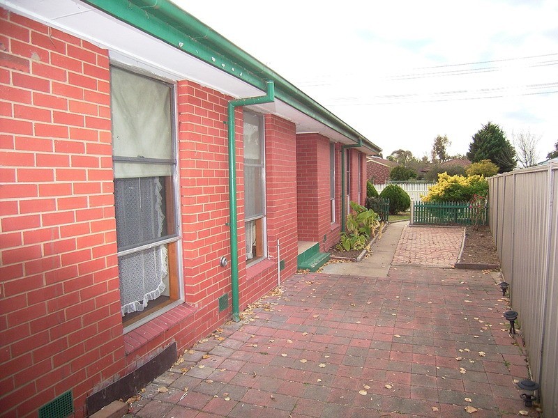 34  Poplar  Avenue, Shepparton VIC 3630