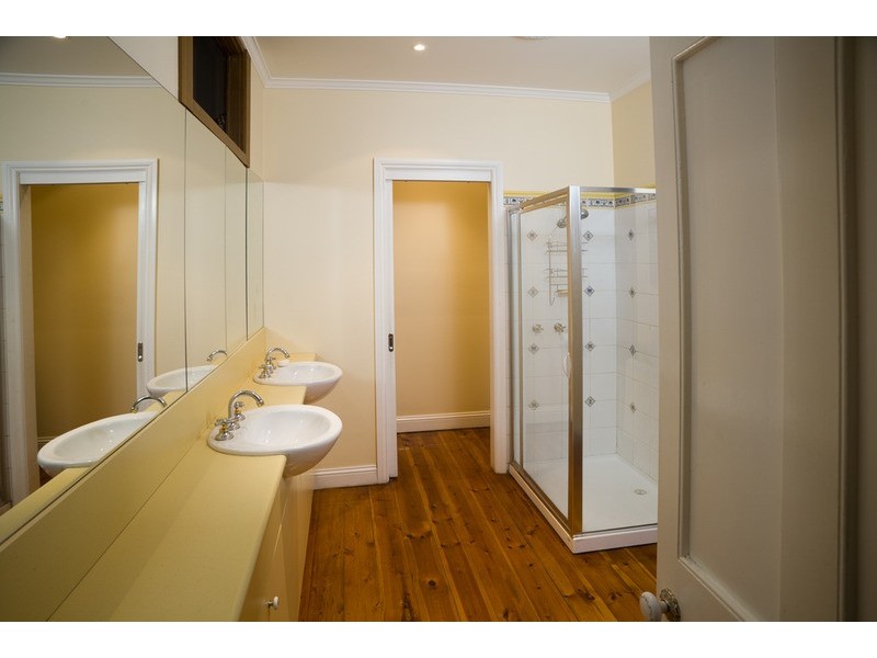 13-15 Knight  Street, Shepparton VIC 3630