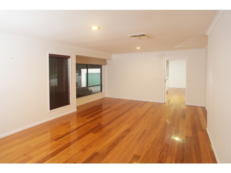 5 Nicholls  Avenue, Shepparton VIC 3630