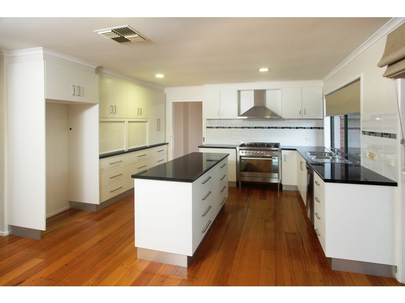 5 Nicholls  Avenue, Shepparton VIC 3630