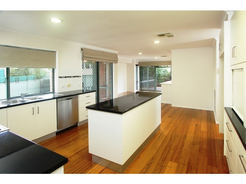 5 Nicholls  Avenue, Shepparton VIC 3630