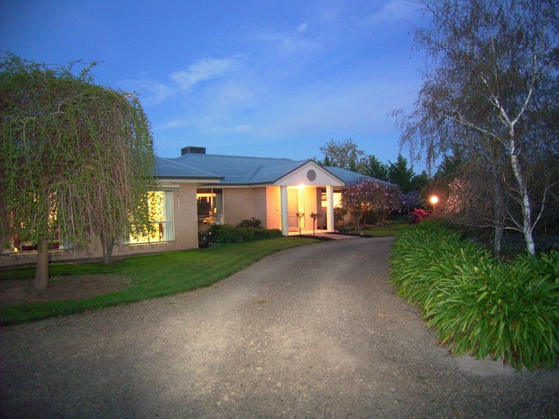 9 Bowland Close, Shepparton North VIC 3631