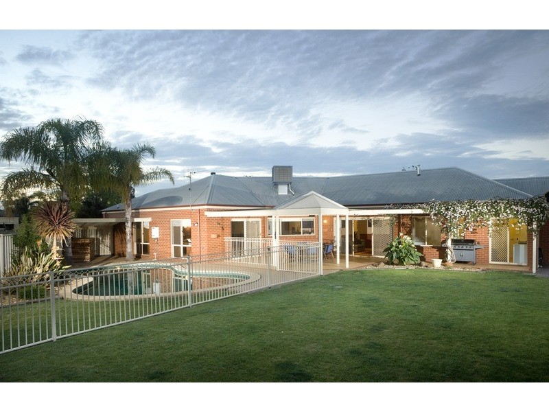 7 Menindee Crescent, Kialla VIC 3631