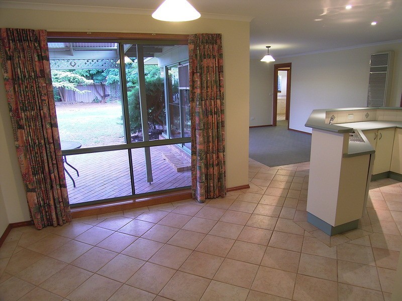 18 Silvan  Crescent, Kialla VIC 3631