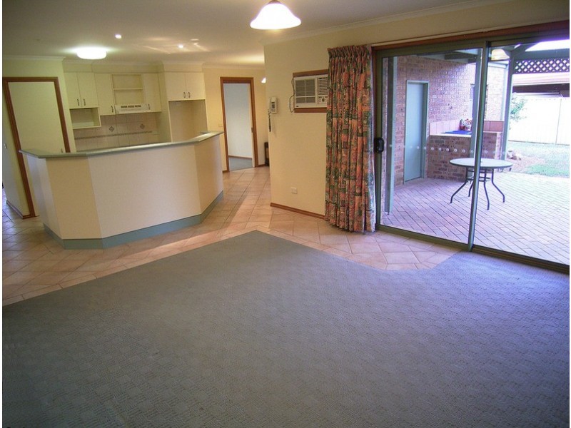 18 Silvan  Crescent, Kialla VIC 3631