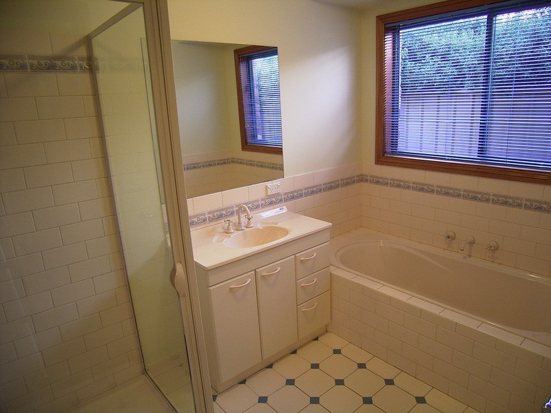 18 Silvan  Crescent, Kialla VIC 3631