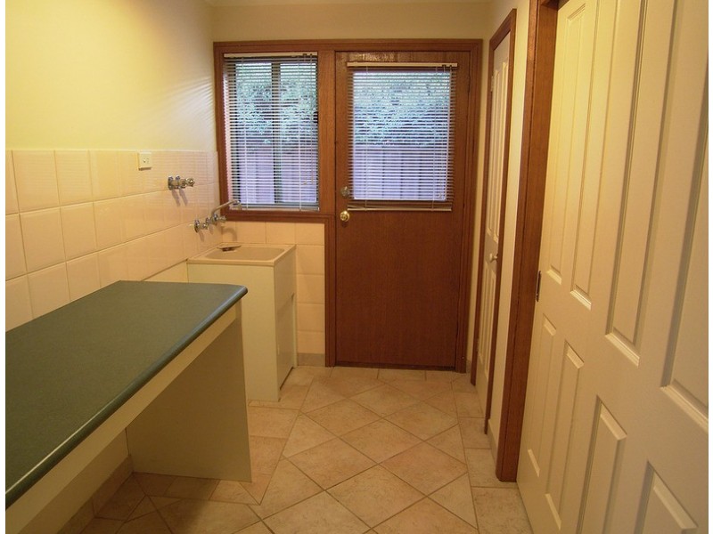 18 Silvan  Crescent, Kialla VIC 3631