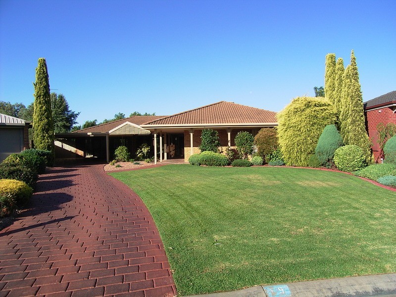 19 Ganaway  Crescent, Kialla VIC 3631