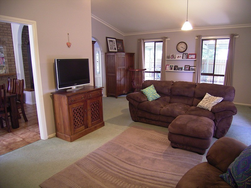 11 Dampier Avenue, Shepparton VIC 3630