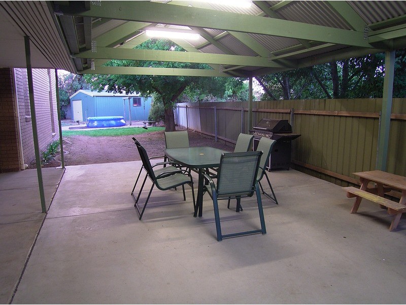 11 Dampier Avenue, Shepparton VIC 3630