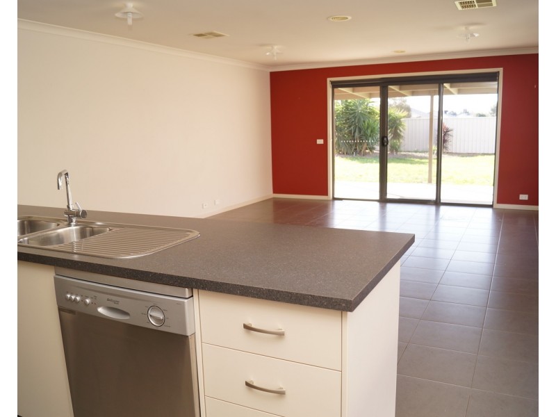 49 Taig Avenue, Kialla VIC 3631