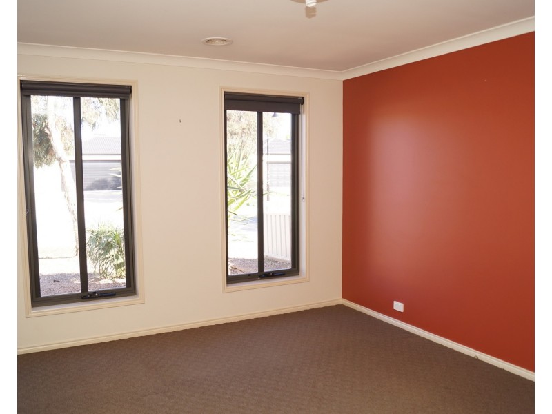 49 Taig Avenue, Kialla VIC 3631