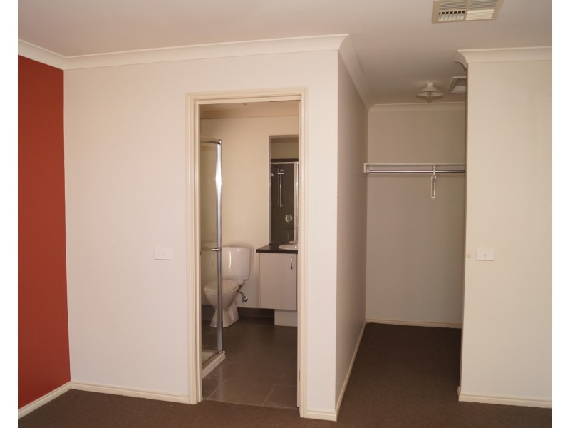49 Taig Avenue, Kialla VIC 3631