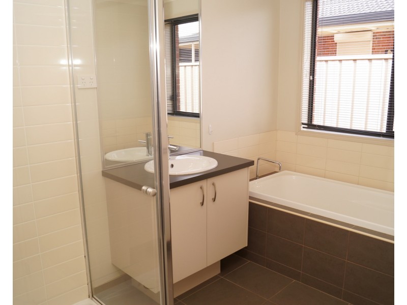 49 Taig Avenue, Kialla VIC 3631