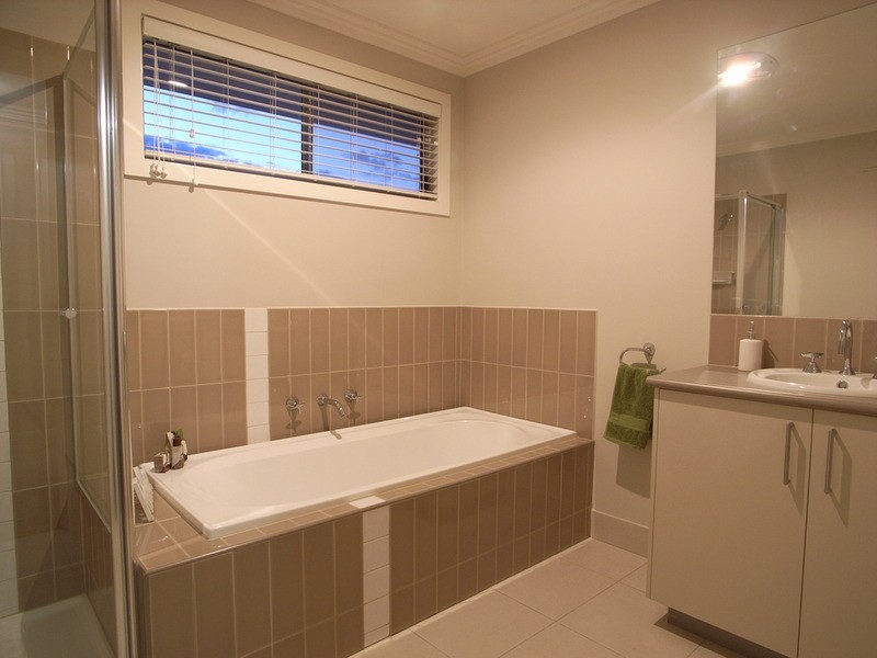 4 Wendouree Drive, Kialla VIC 3631