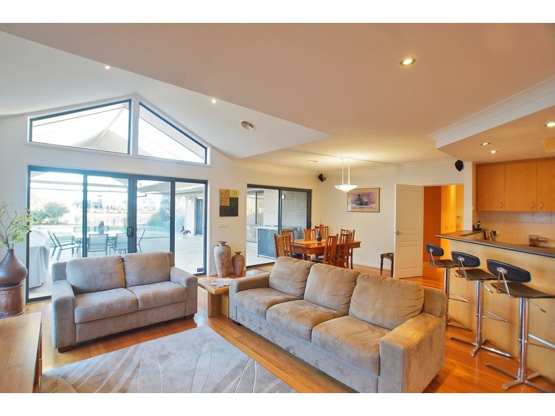 26 Menindee Crescent, Kialla VIC 3631