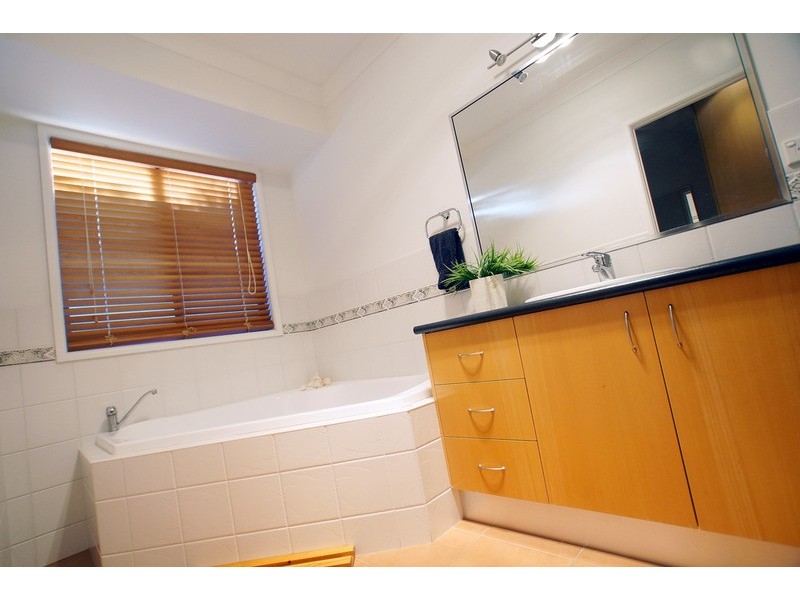 26 Menindee Crescent, Kialla VIC 3631