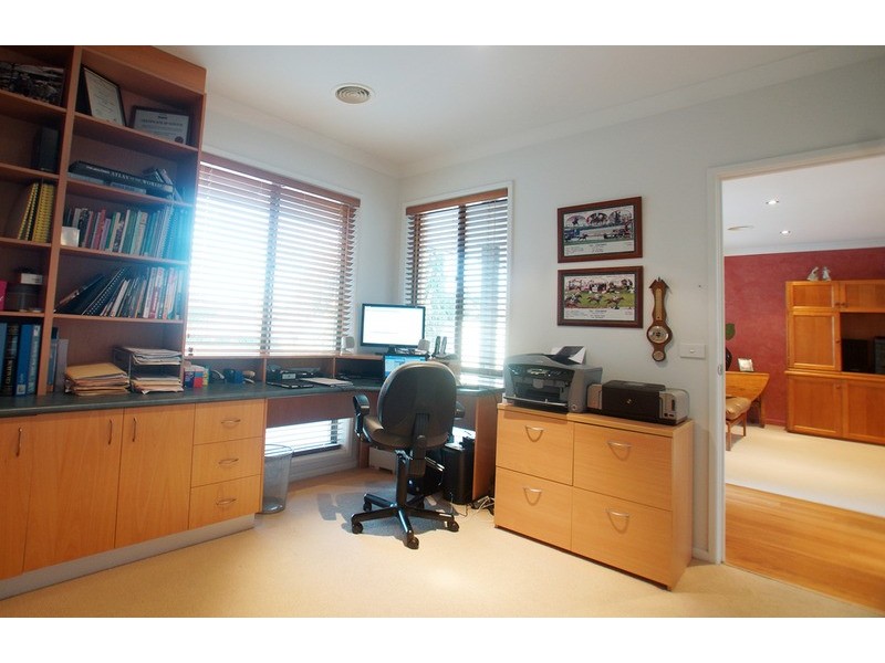 26 Menindee Crescent, Kialla VIC 3631