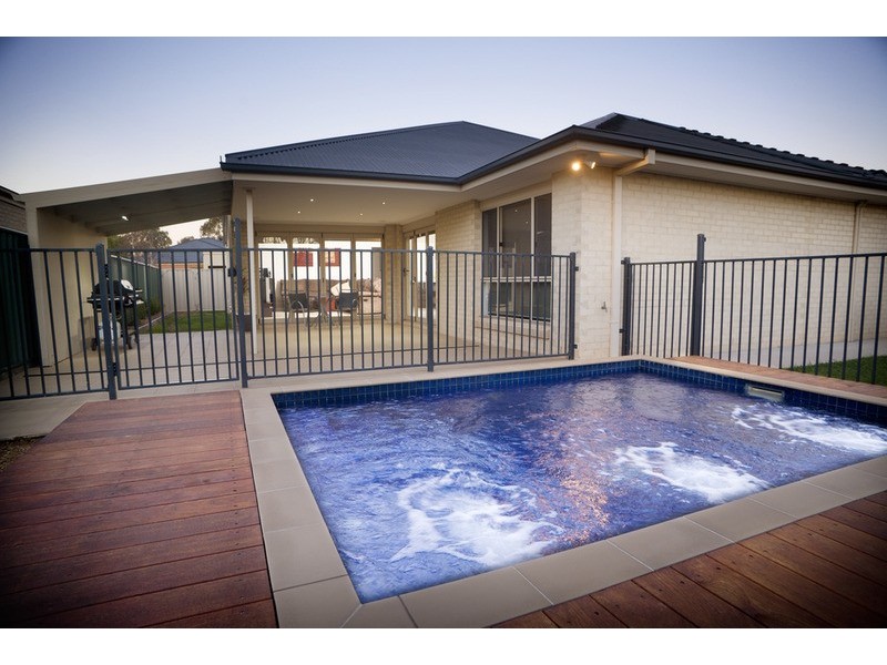 12 Guseli Court, Kialla VIC 3631