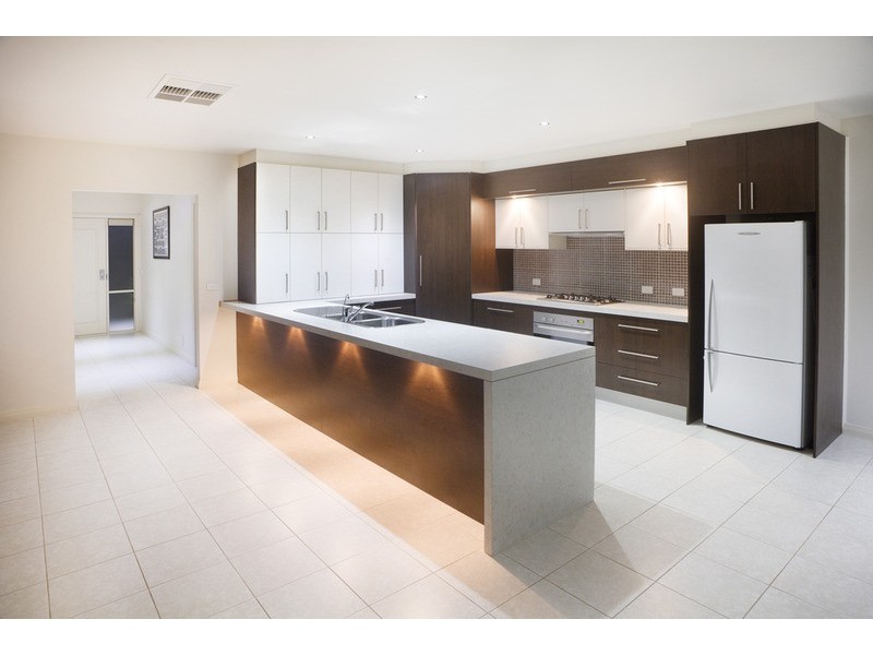 12 Guseli Court, Kialla VIC 3631