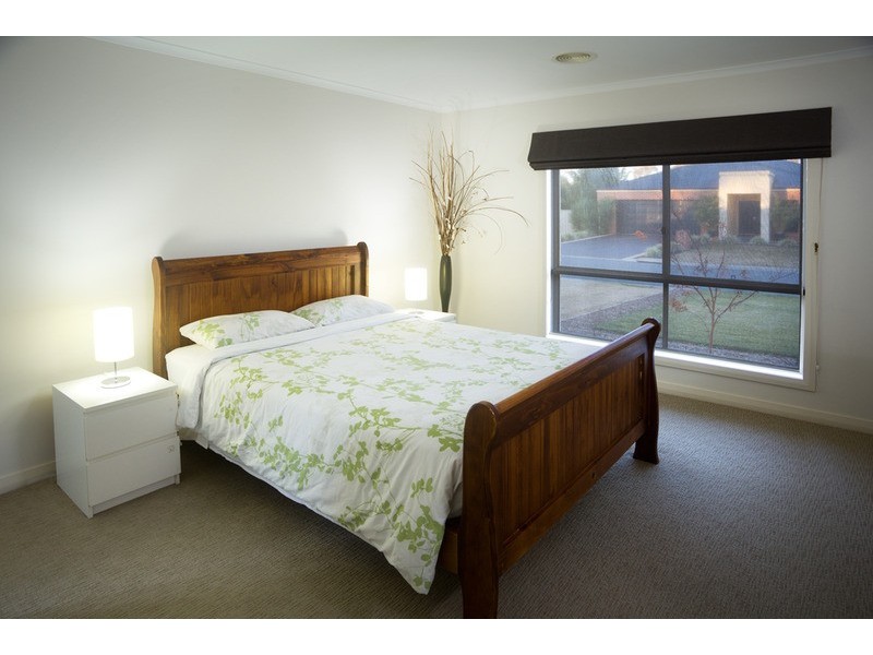 12 Guseli Court, Kialla VIC 3631