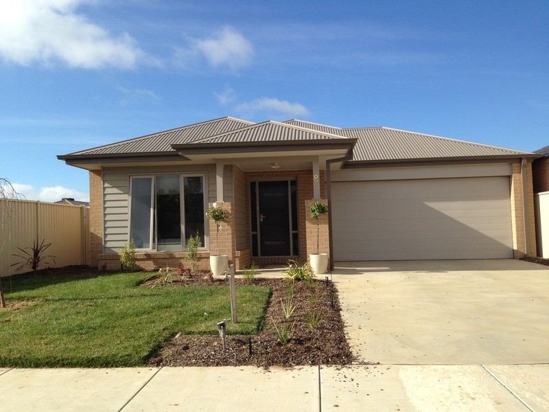 8 Teatree Place, Kialla VIC 3631