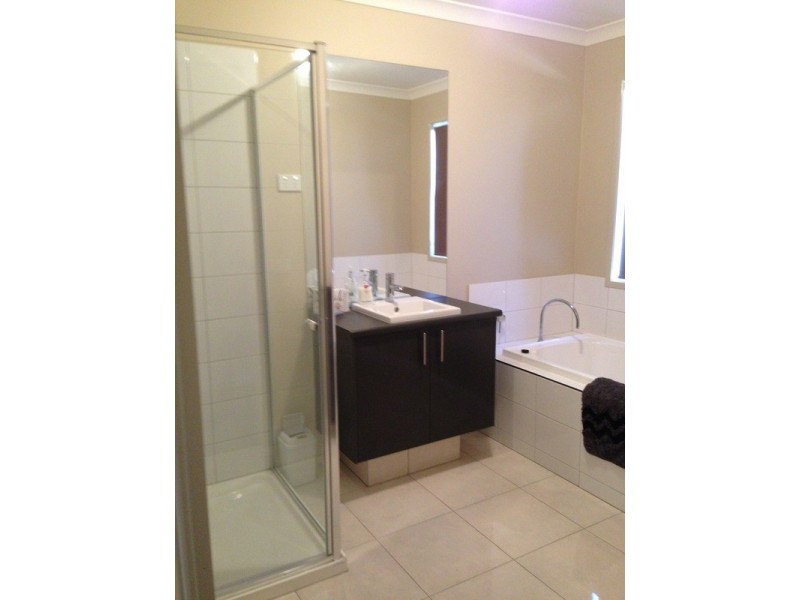 8 Teatree Place, Kialla VIC 3631