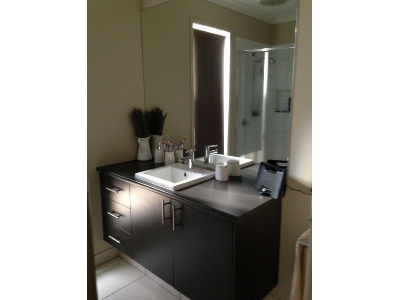 8 Teatree Place, Kialla VIC 3631