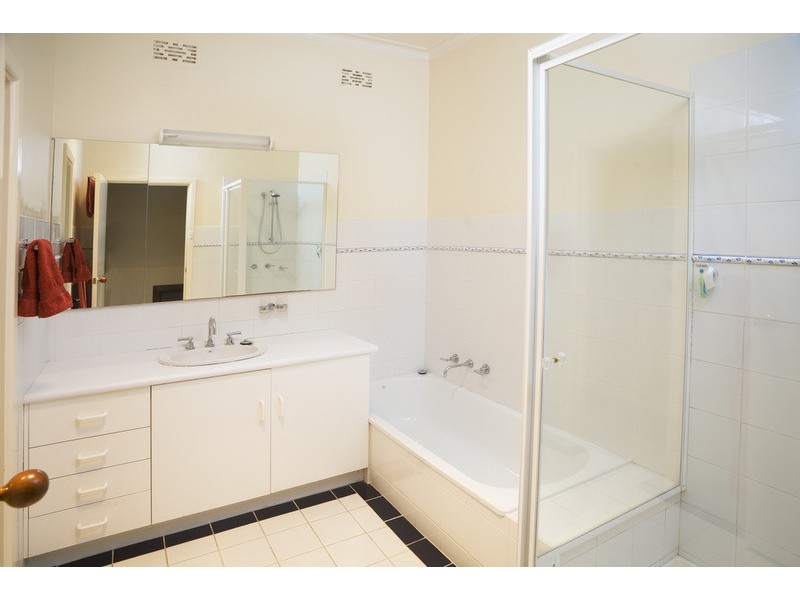 31 Sutherland Avenue, Shepparton VIC 3630