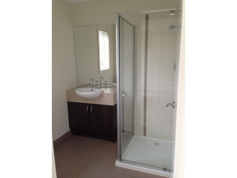 3 Savoy  Place, Shepparton VIC 3630