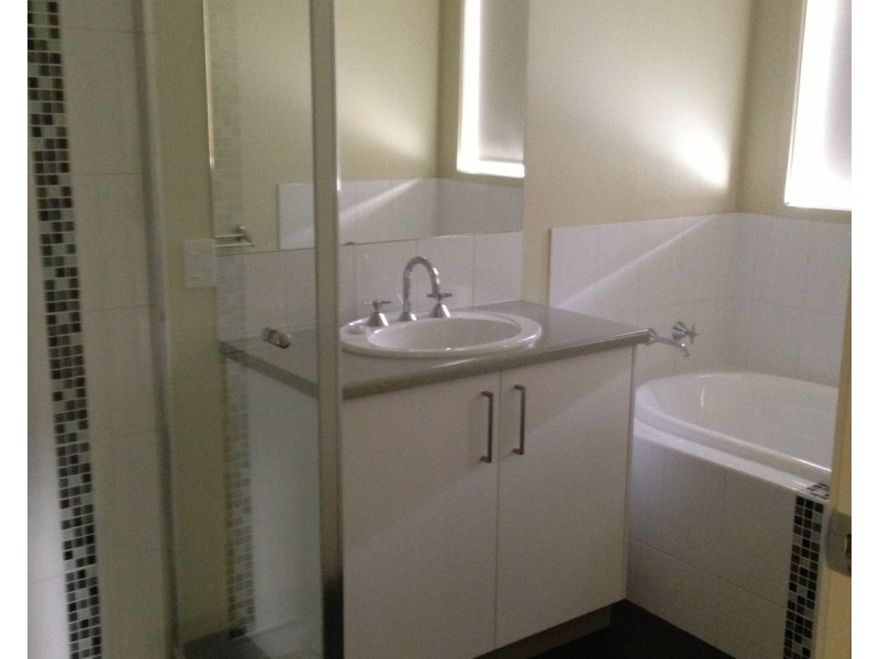 10 Settlers Drive, Kialla VIC 3631