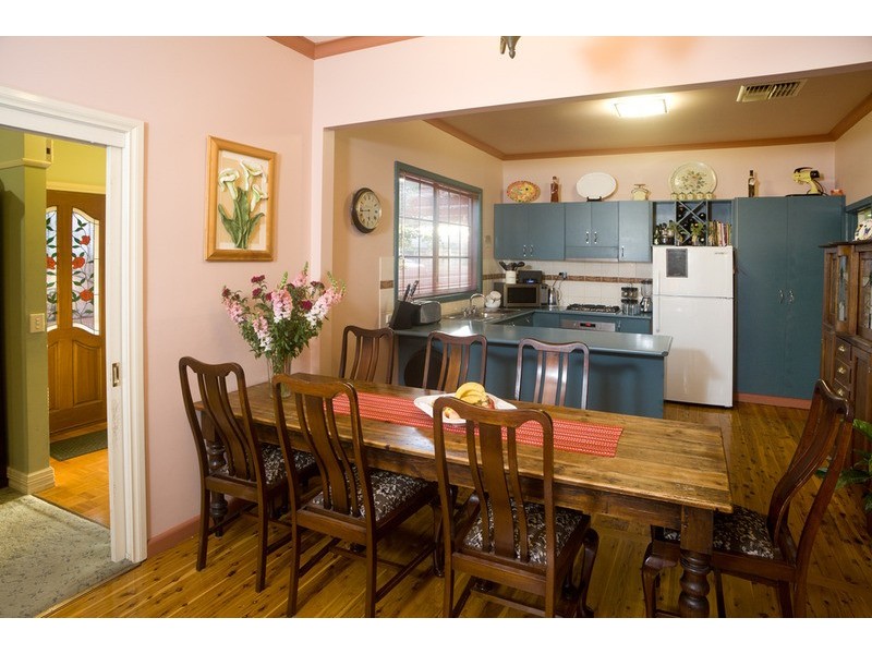 11 Dunkirk Avenue, Shepparton VIC 3630