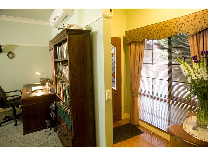 11 Dunkirk Avenue, Shepparton VIC 3630