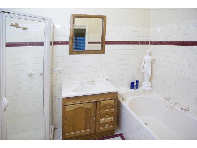 11 Dunkirk Avenue, Shepparton VIC 3630