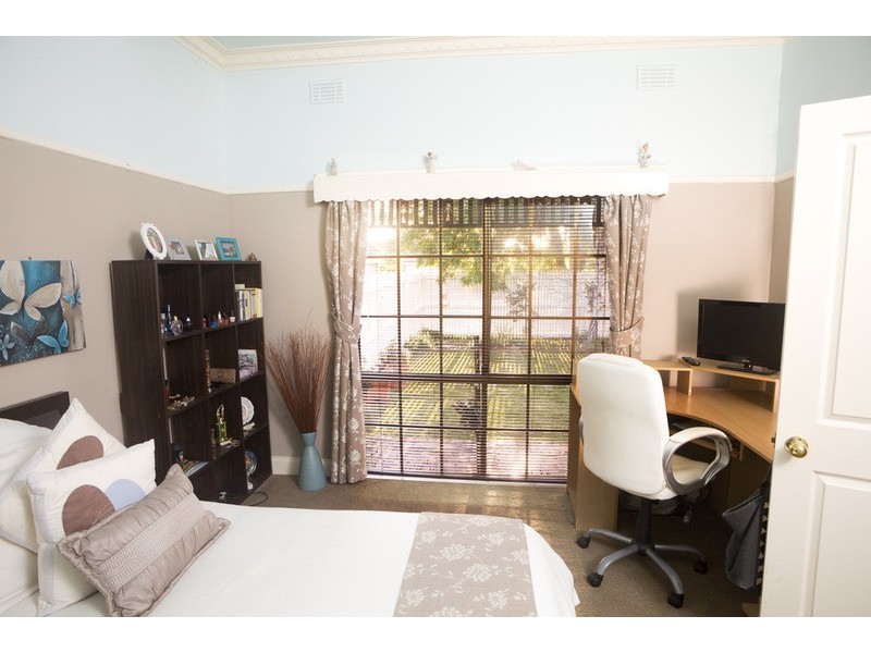 11 Dunkirk Avenue, Shepparton VIC 3630