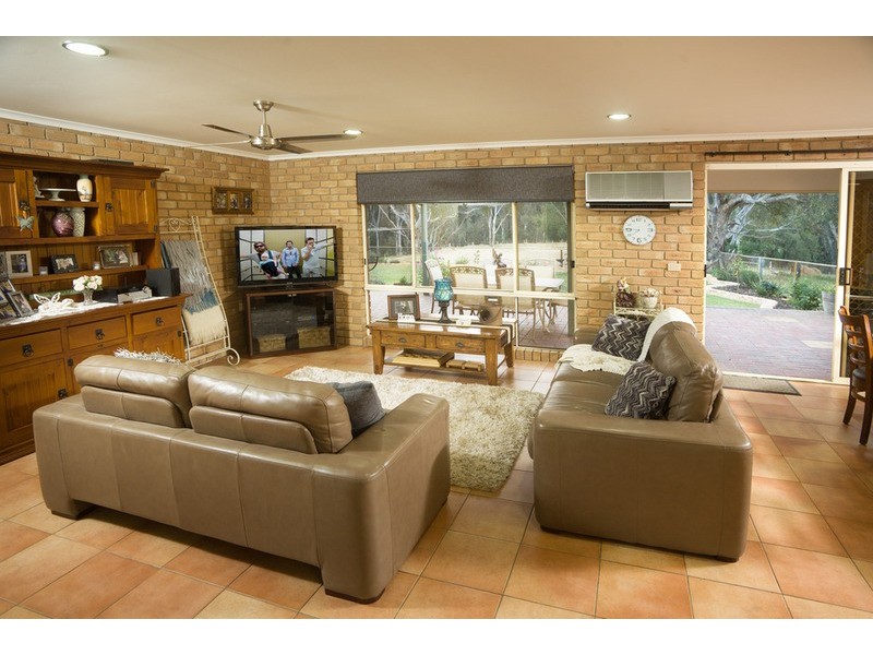255 Riverview  Drive, Kialla VIC 3631