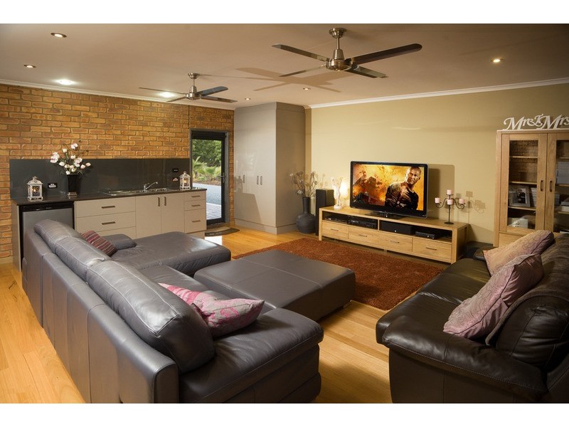 255 Riverview  Drive, Kialla VIC 3631