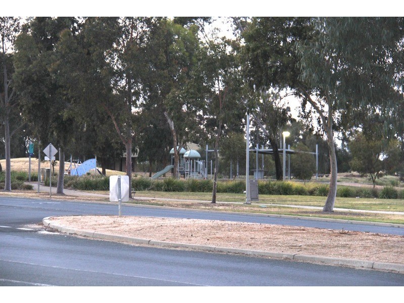 3/24 Parkside  Drive, Shepparton VIC 3630
